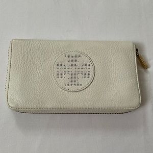 TORY BURCH Leather Kipp Zippy Wallet Ivory